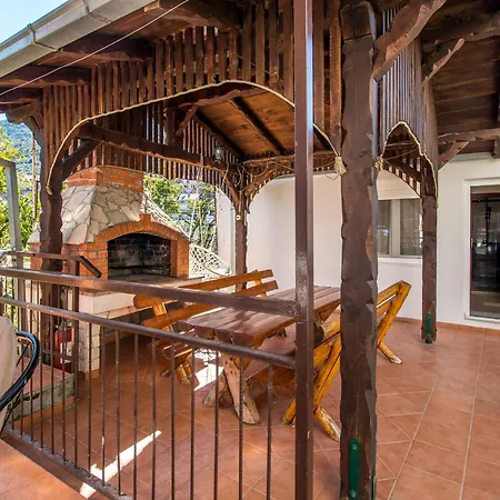 Dream House Rajic 特尔帕尼