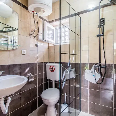 Dream House Rajic 公寓 *